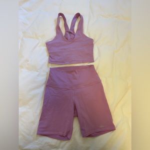 ALO YOGA airbrush pink workout set, shorts XXS top XS